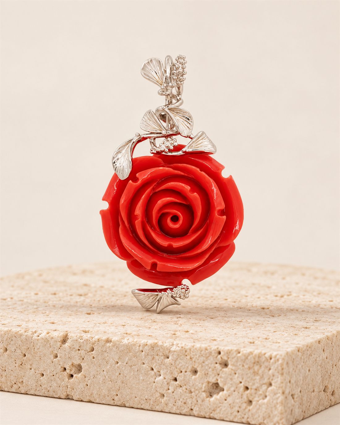 Colgante rosa roja de plata, rosa de 31 mm