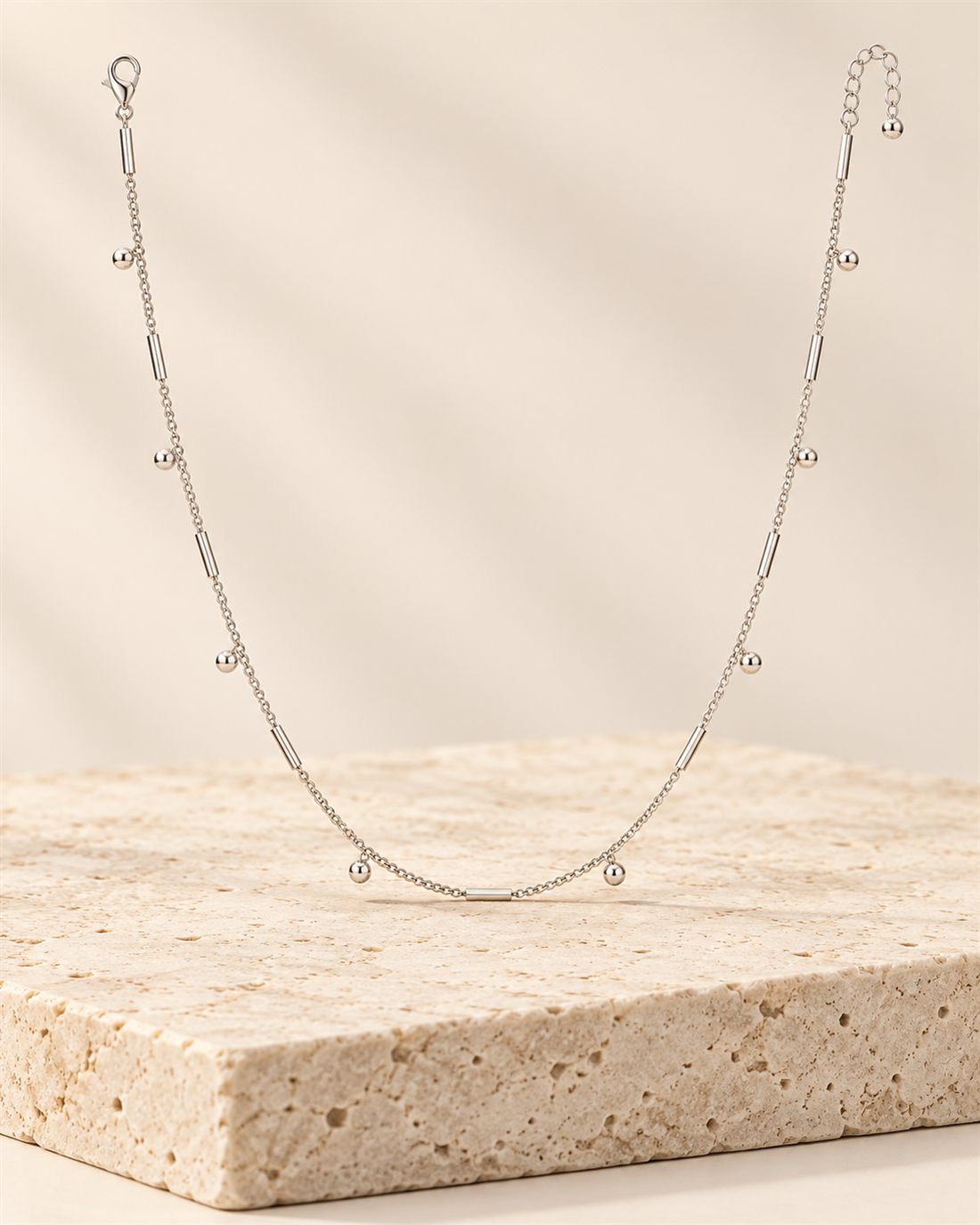 Collar barbada de plata con tubitos y bolas, largo 42 + 3 cm