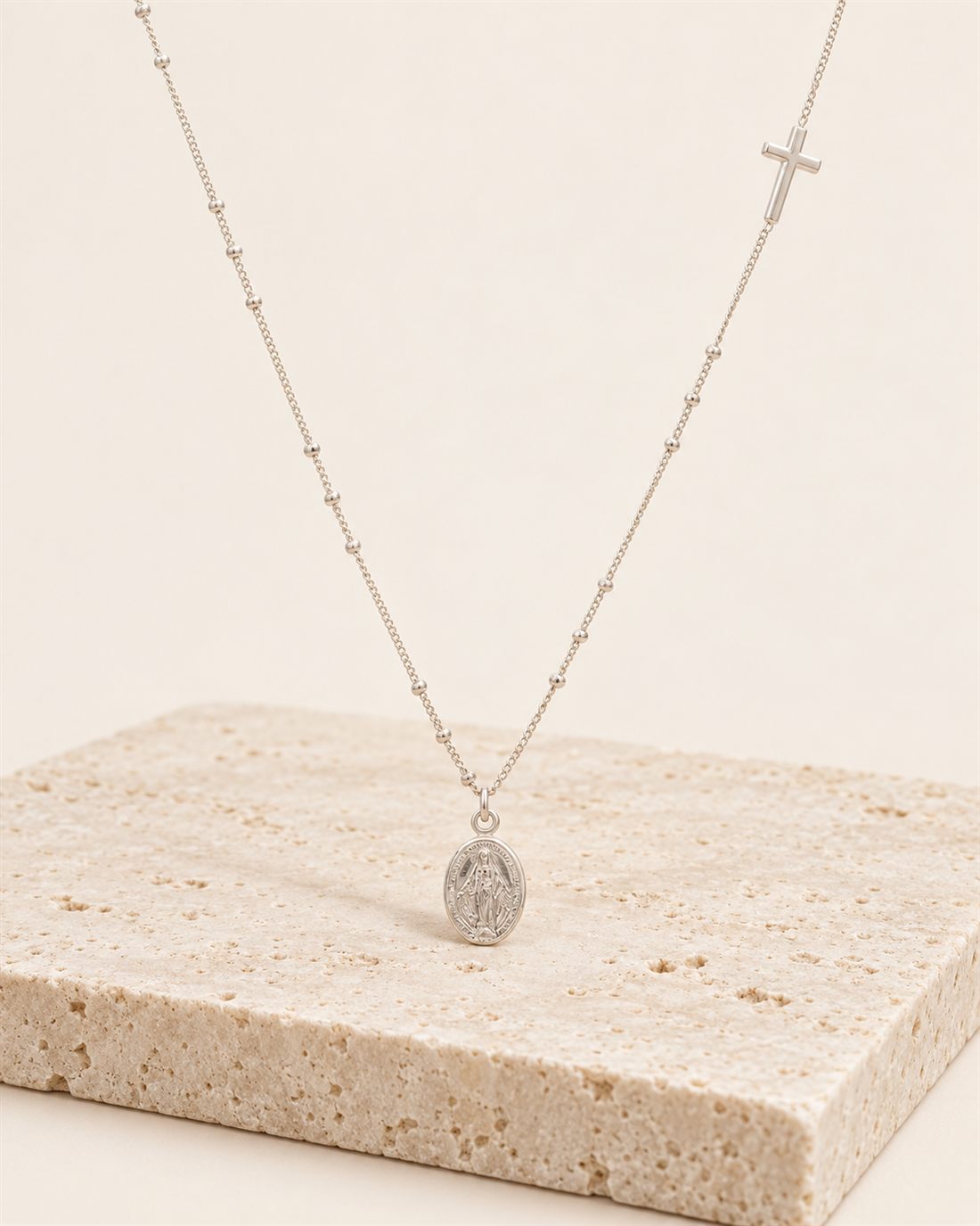 Collar de plata con cruz y Virgen Milagrosa, largo 40 + 5 cm