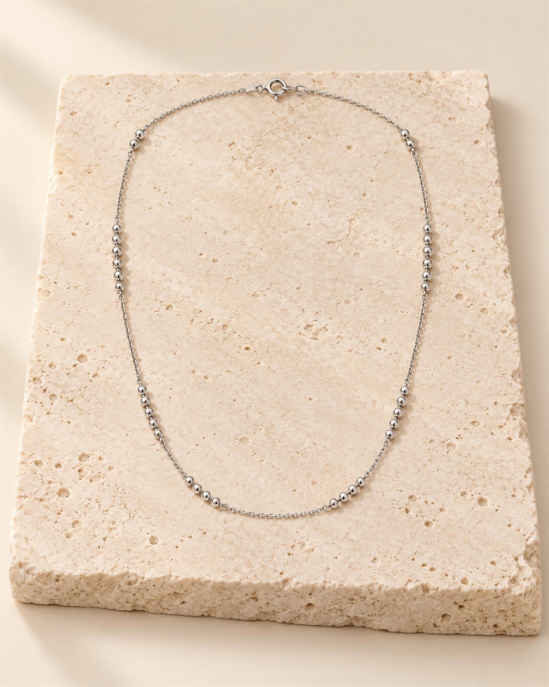 Collar de plata con once bolitas, largo 42 + 3 cm