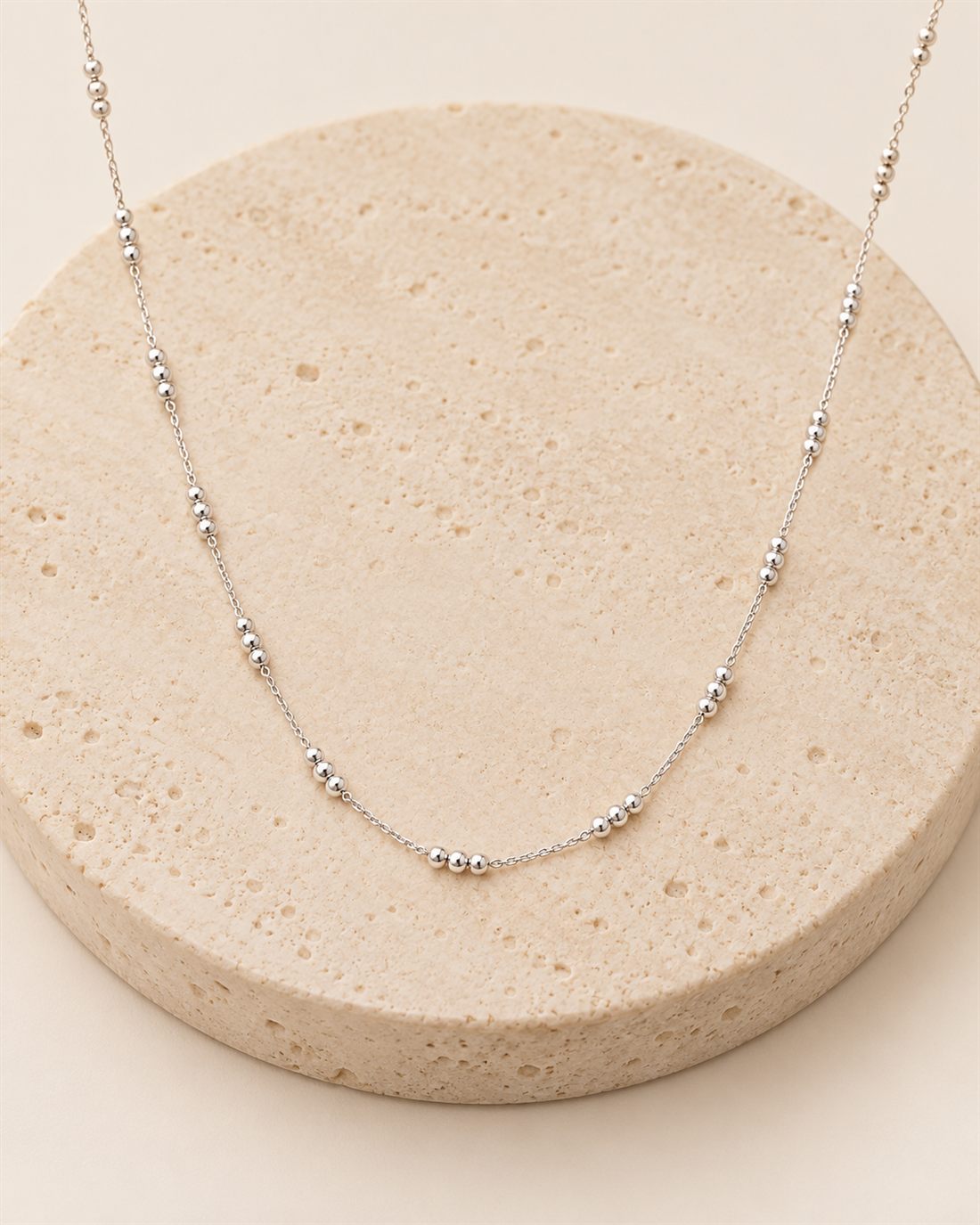 Collar de plata con tres bolitas, largo 42 + 3 cm