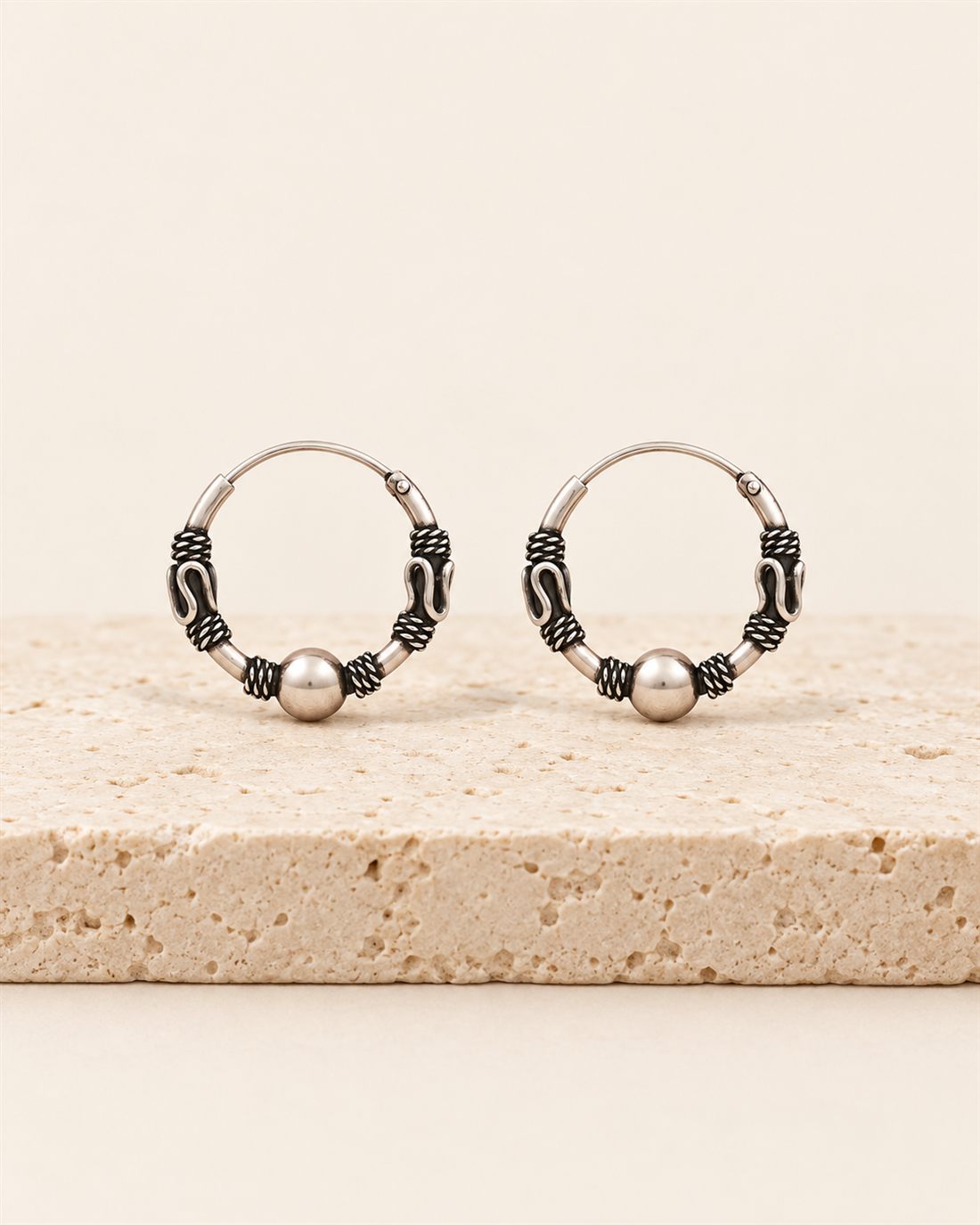 Criollas Bali de plata con bolita, ø 17,7 mm