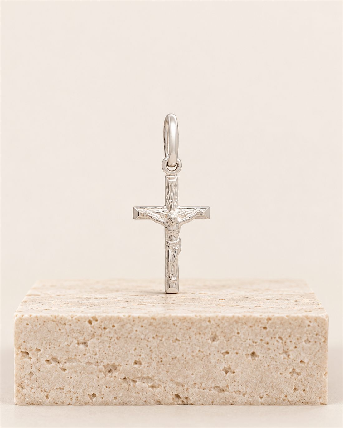 Crucifijo de plata, 20 x 11,2 mm