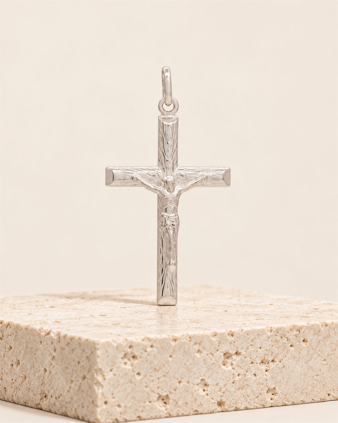 Crucifijo grande de plata, 39 x 23 mm