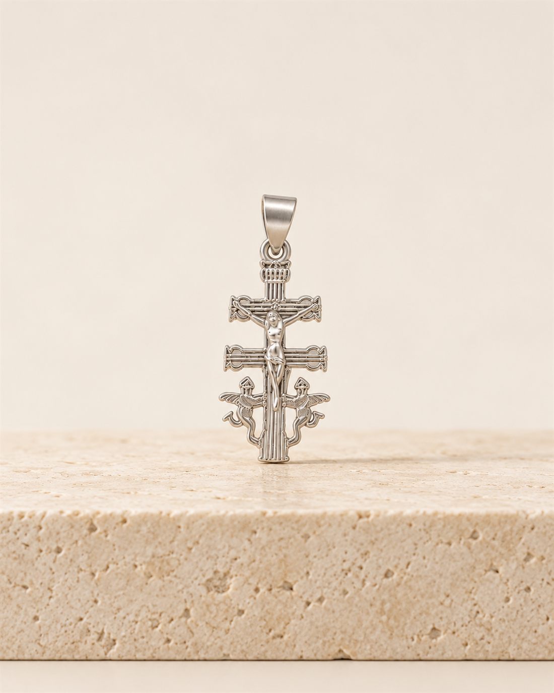 Cruz de Caravaca de plata, 23 x 11 mm