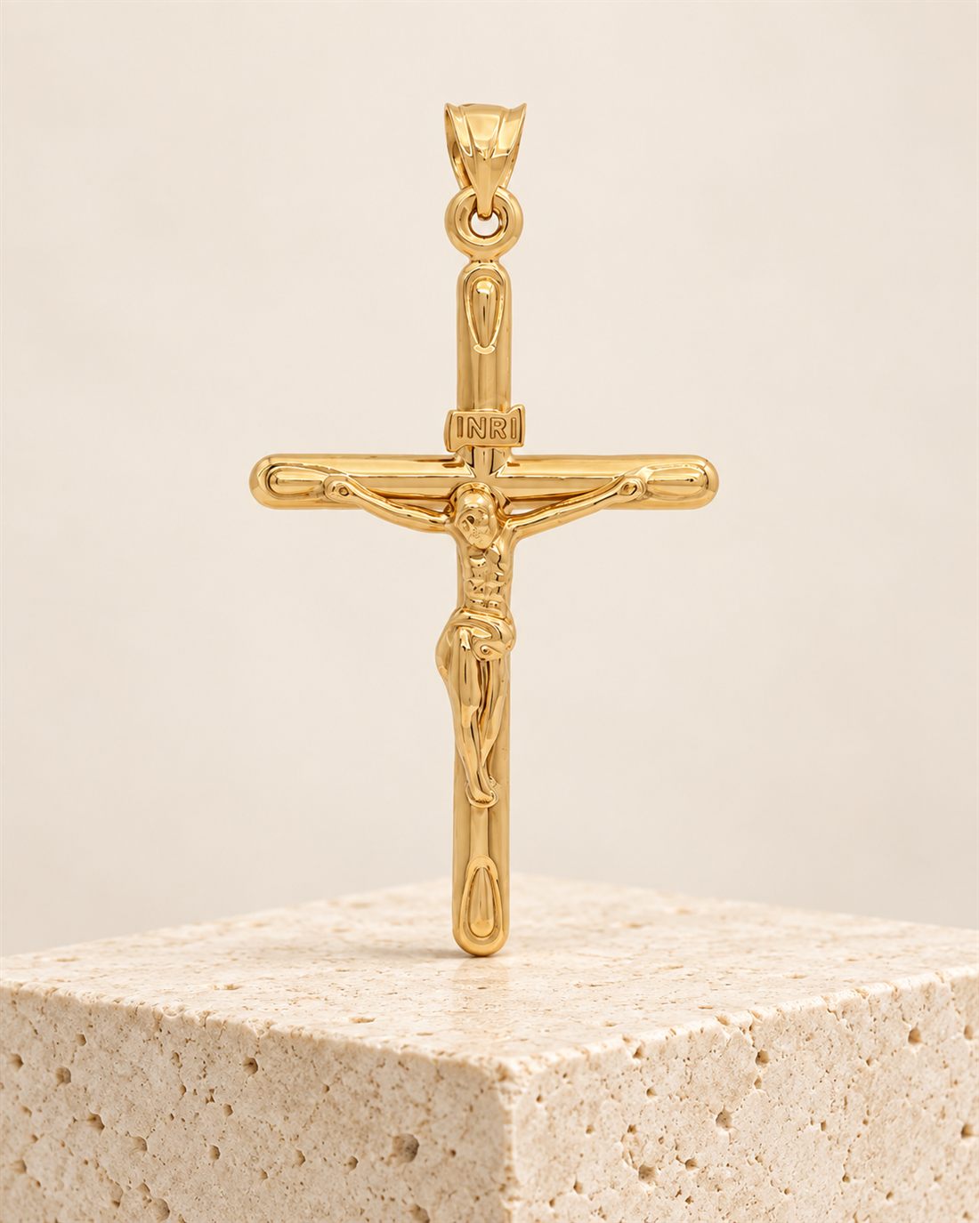 Cruz grande de oro 18k, 44,5 x 26 mm