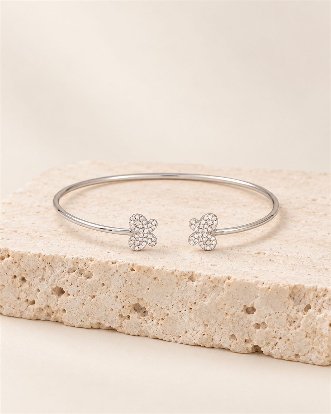 Esclava de plata con mariposas de circonitas, 60 x 46 mm