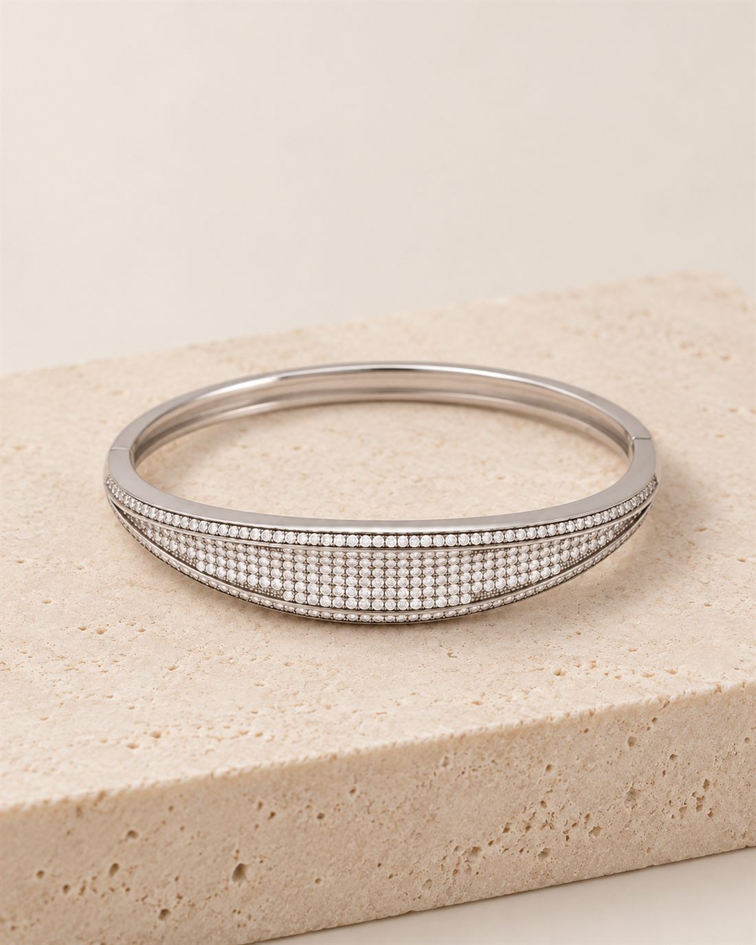 Esclava de plata con pavé de circonitas, 65 x 56 mm