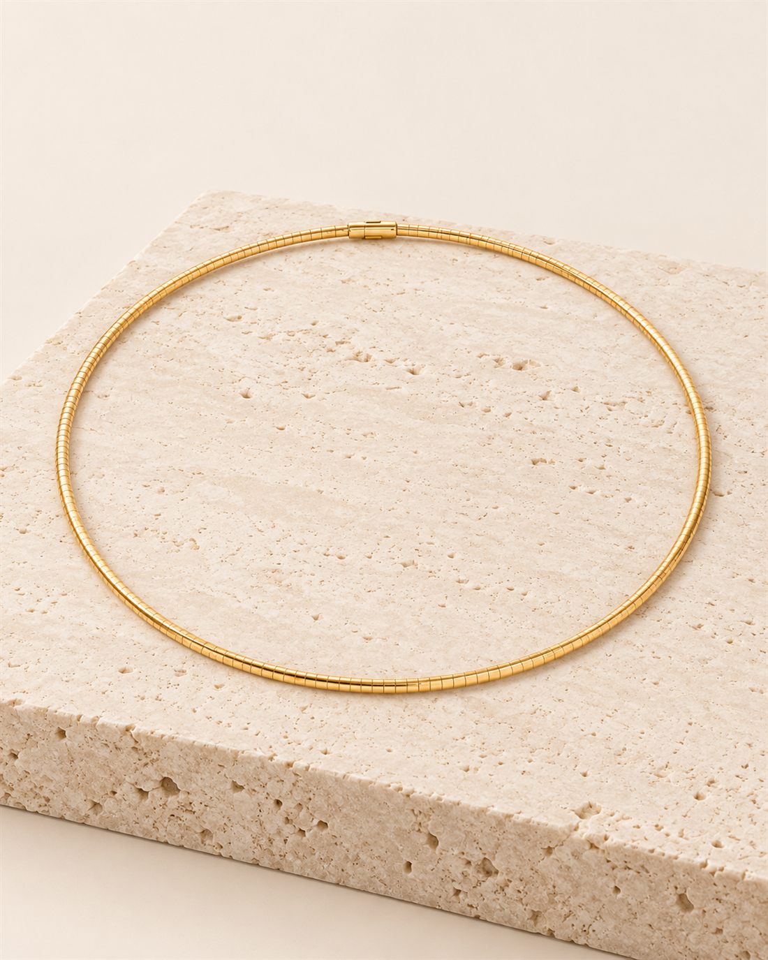 Gargantilla omega redonda de oro 18k, largo 45 cm