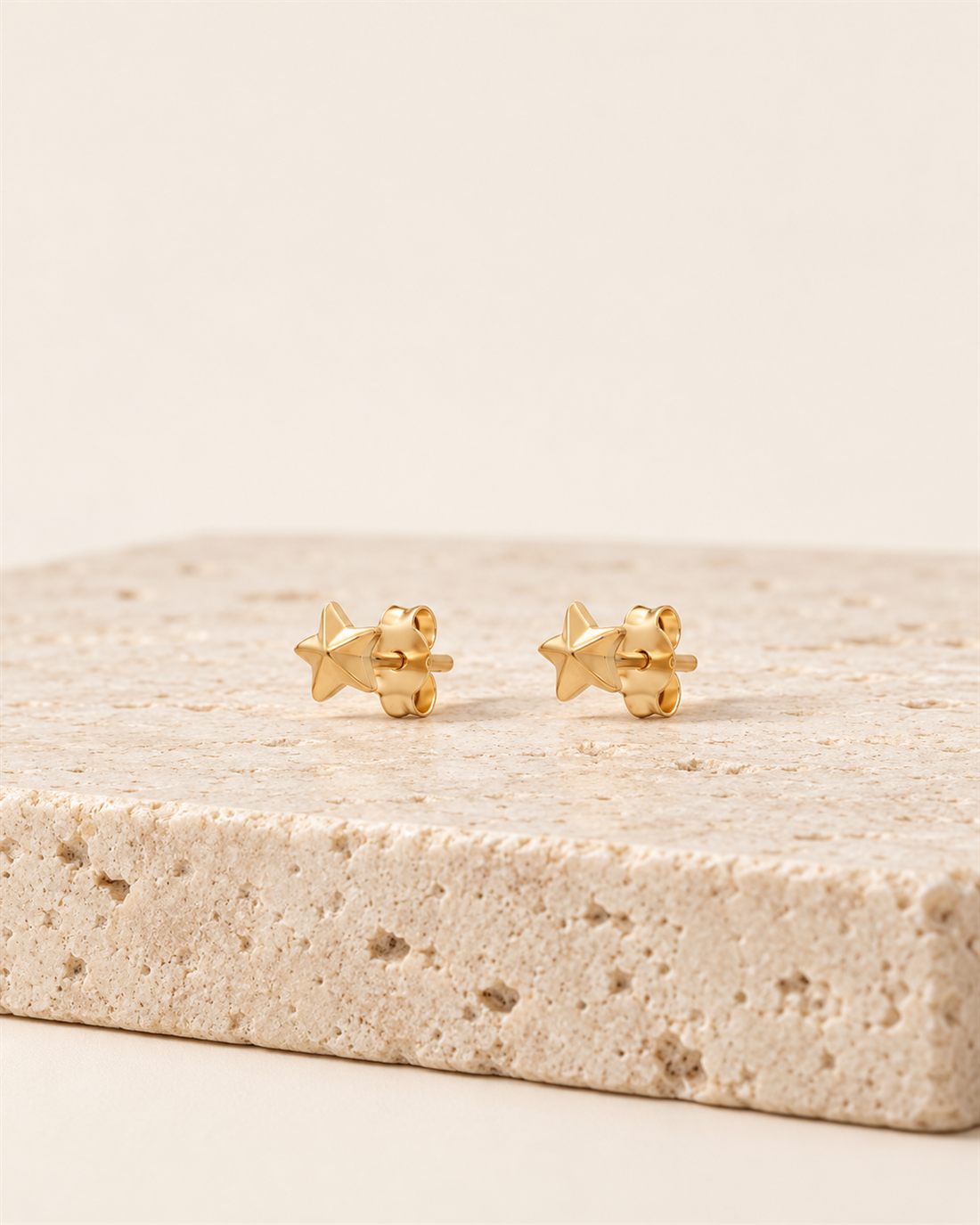 Pendientes estrella de oro 18k, 4,7 x 4,7 mm